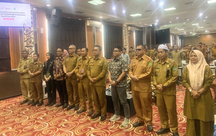 Foto bersama Narasumber dengan pihak DISKOMINFO Kutai Timur