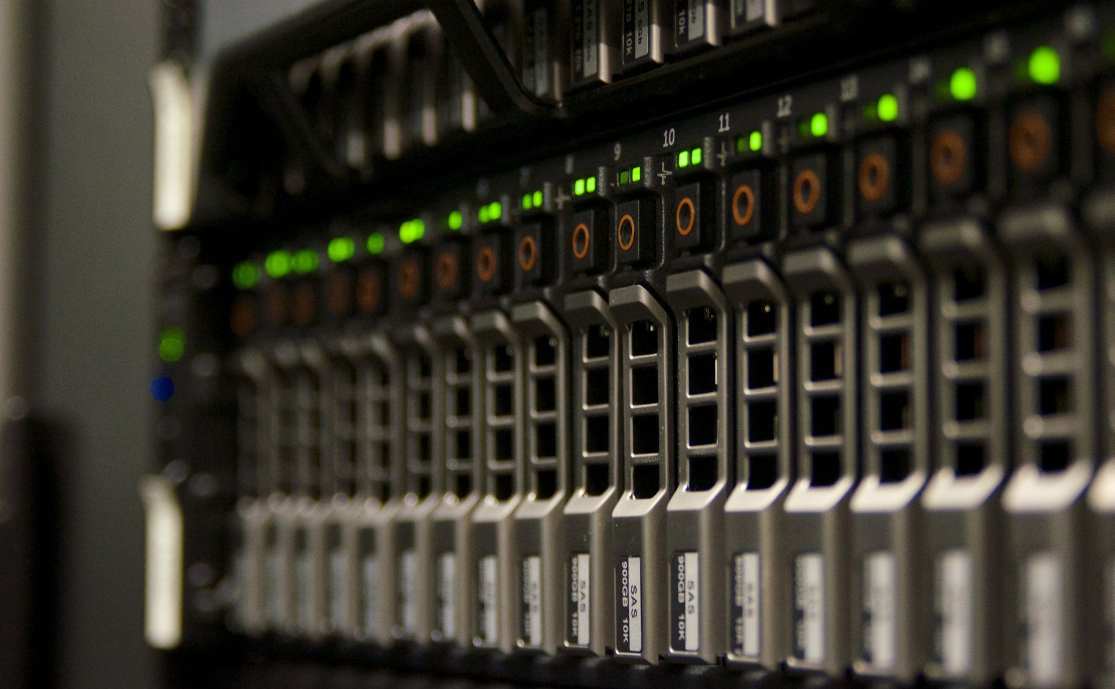 Server Lokal perusahaan